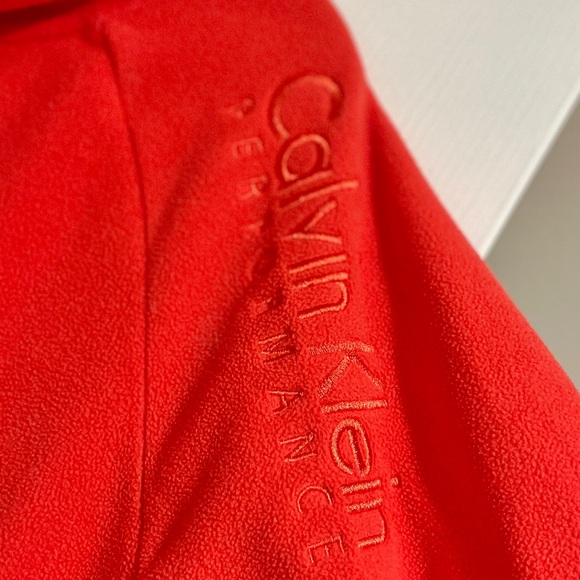 Calvin Klein - Picture 2 of 4